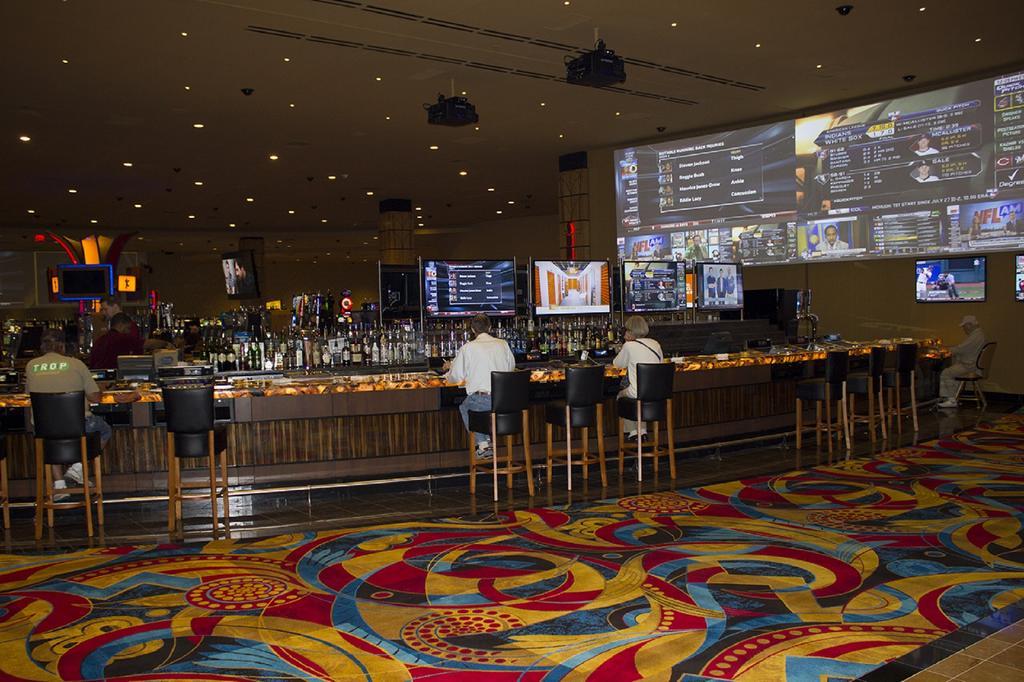 Hollywood Casino St. Louis Hotel Мериленд Хайтс Екстериор снимка