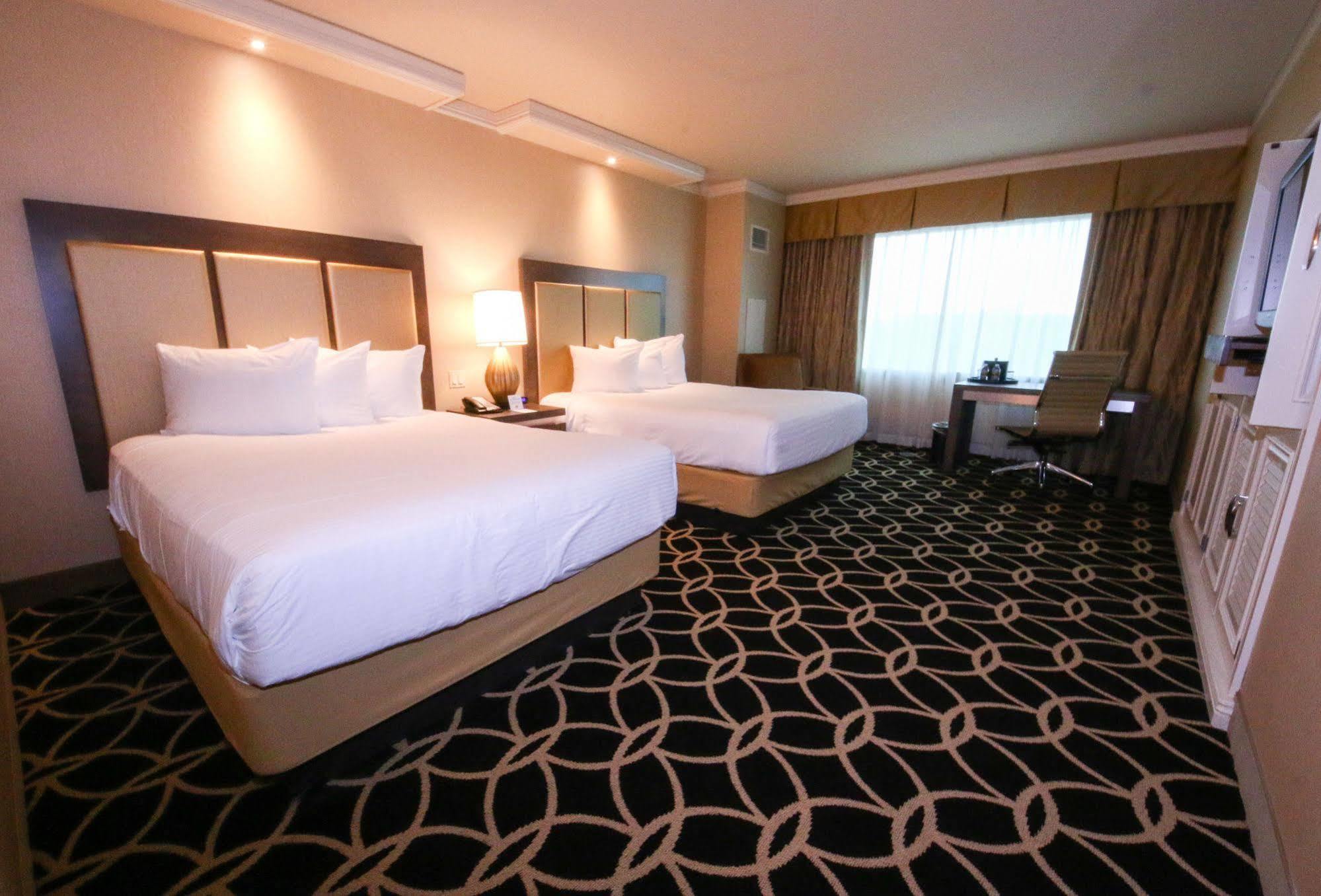 Hollywood Casino St. Louis Hotel Мериленд Хайтс Екстериор снимка